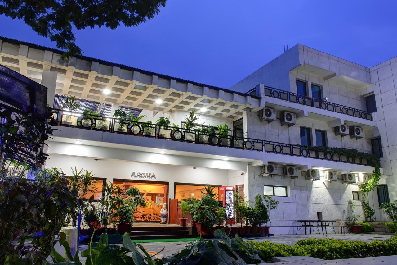 Blue Diamond The Hotel Korba Bagian luar foto