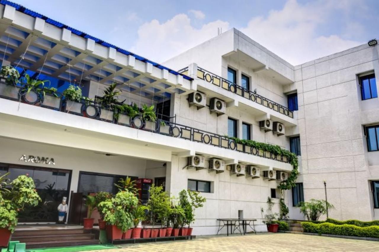 Blue Diamond The Hotel Korba Bagian luar foto