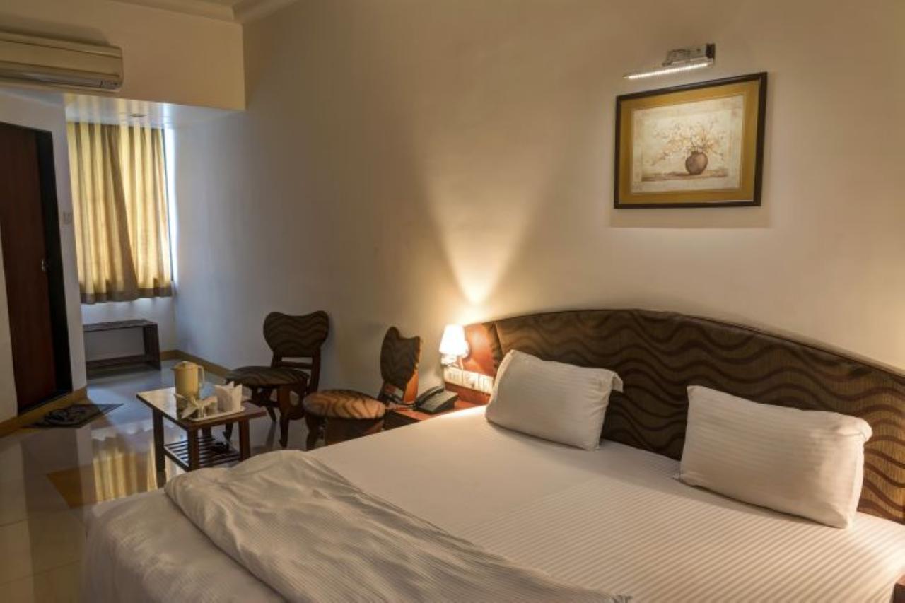 Blue Diamond The Hotel Korba Bagian luar foto